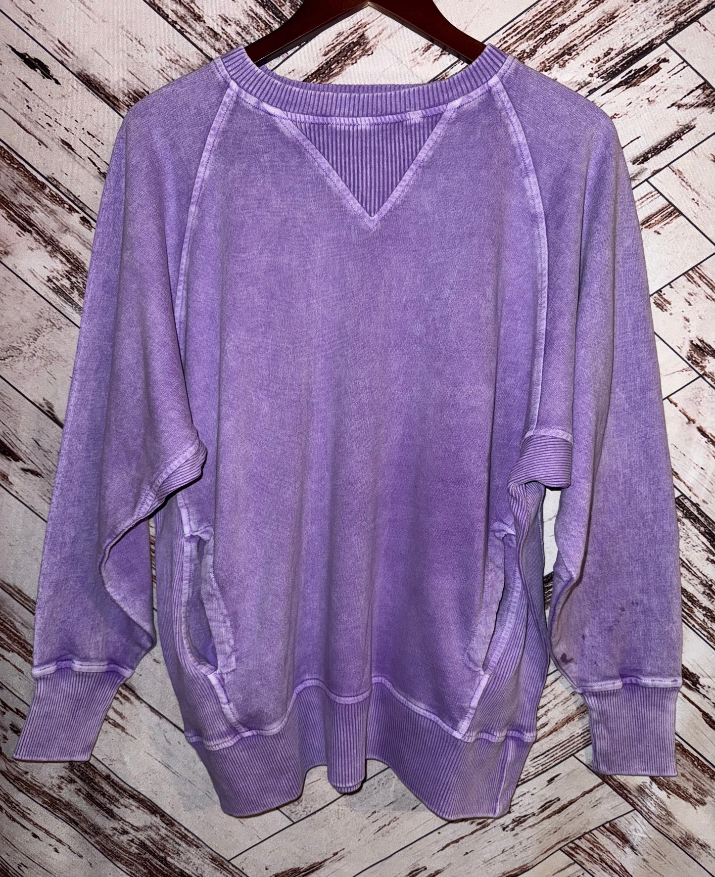 Halo Washed French Terry Round Neck Pullover with Pockets in Lavendar