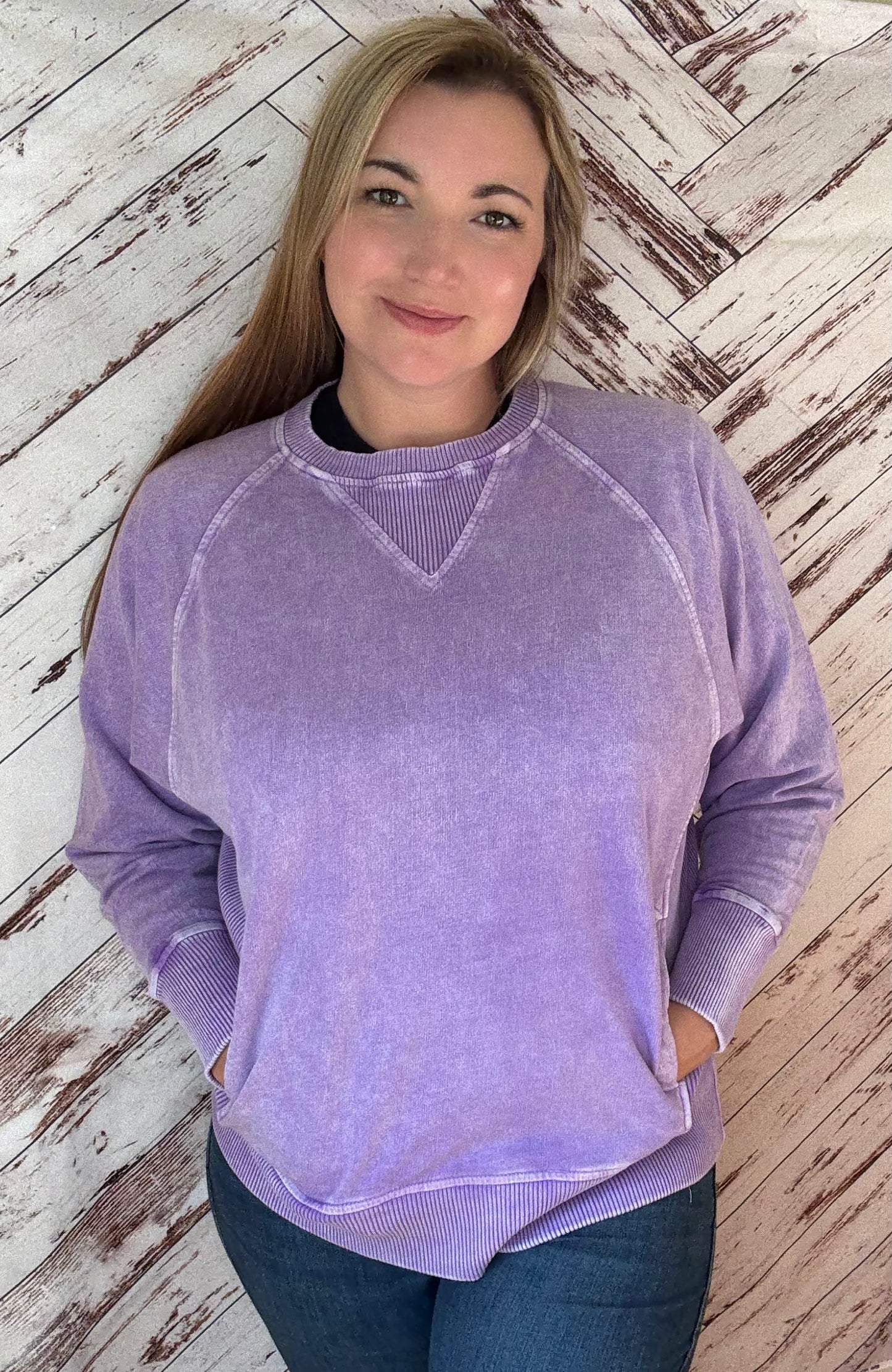Halo Washed French Terry Round Neck Pullover with Pockets in Lavendar